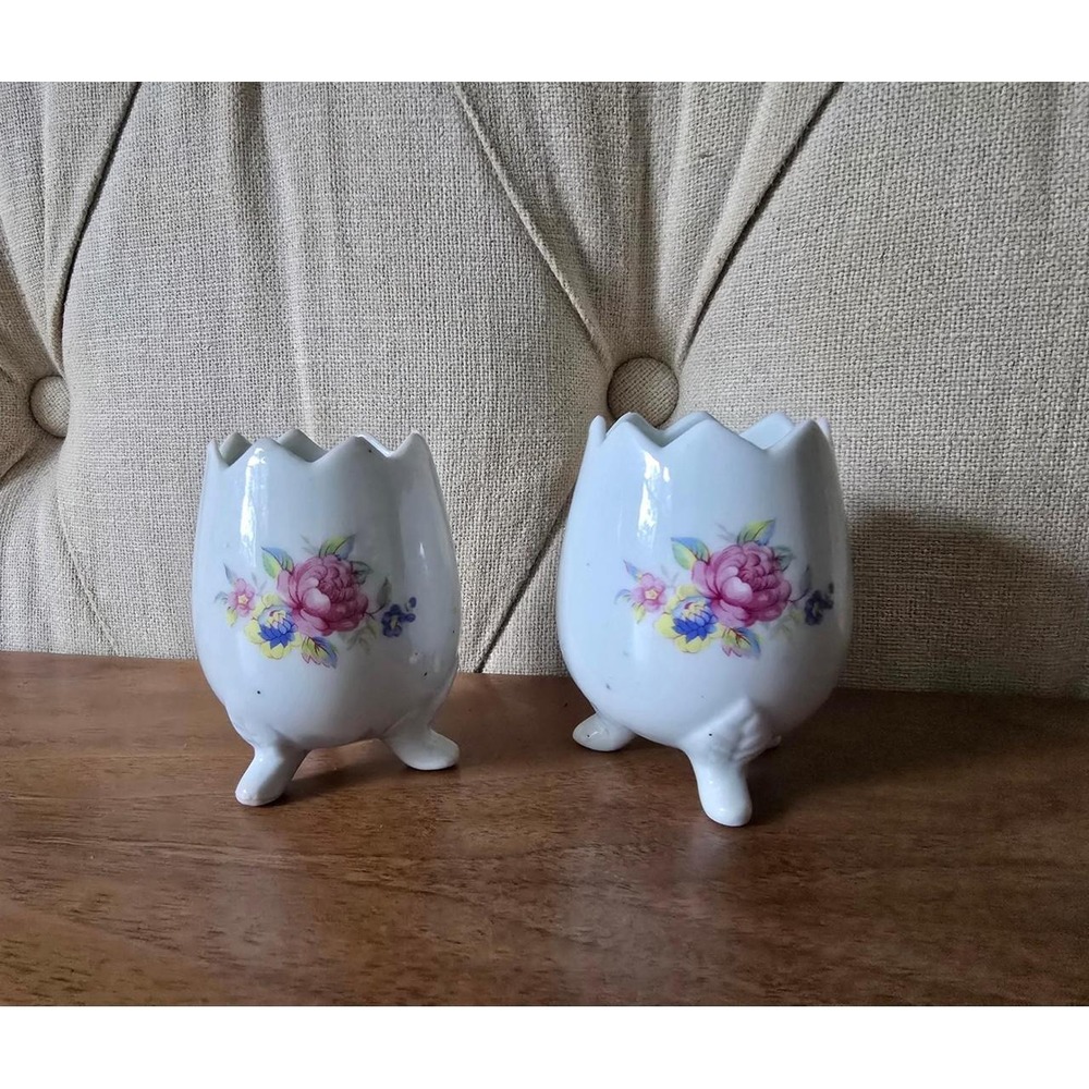 Vintage Porcelain Egg Cup Set of 2 Floral Rose Design on Feet - Picture 3 of 3